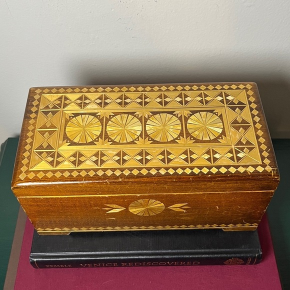 Hand Carved Vintage Russian Wooden Keepsake Box with Geometric Design - Picture 3 of 11